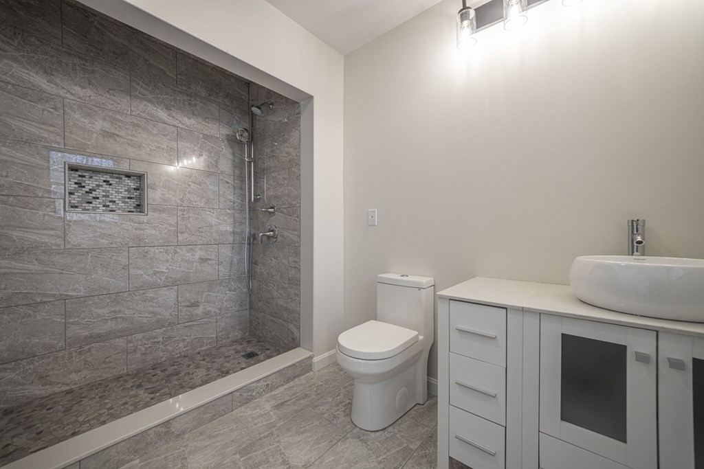 11 A Natalie Road Chelmsford, MA 01824 - Photo 36 of 42 Gallery Image 36