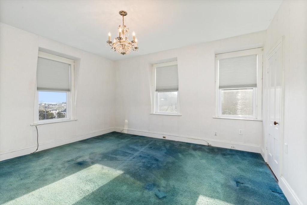 7 Spring Court Gloucester, MA 01930 - Photo 16 of 23 Gallery Image 16