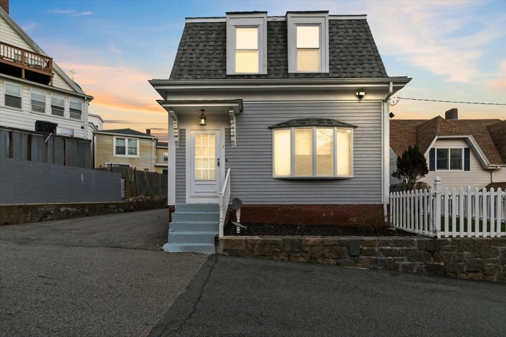 7 Spring Court Gloucester, MA 01930 - Photo 3 of 23 Gallery Image 3