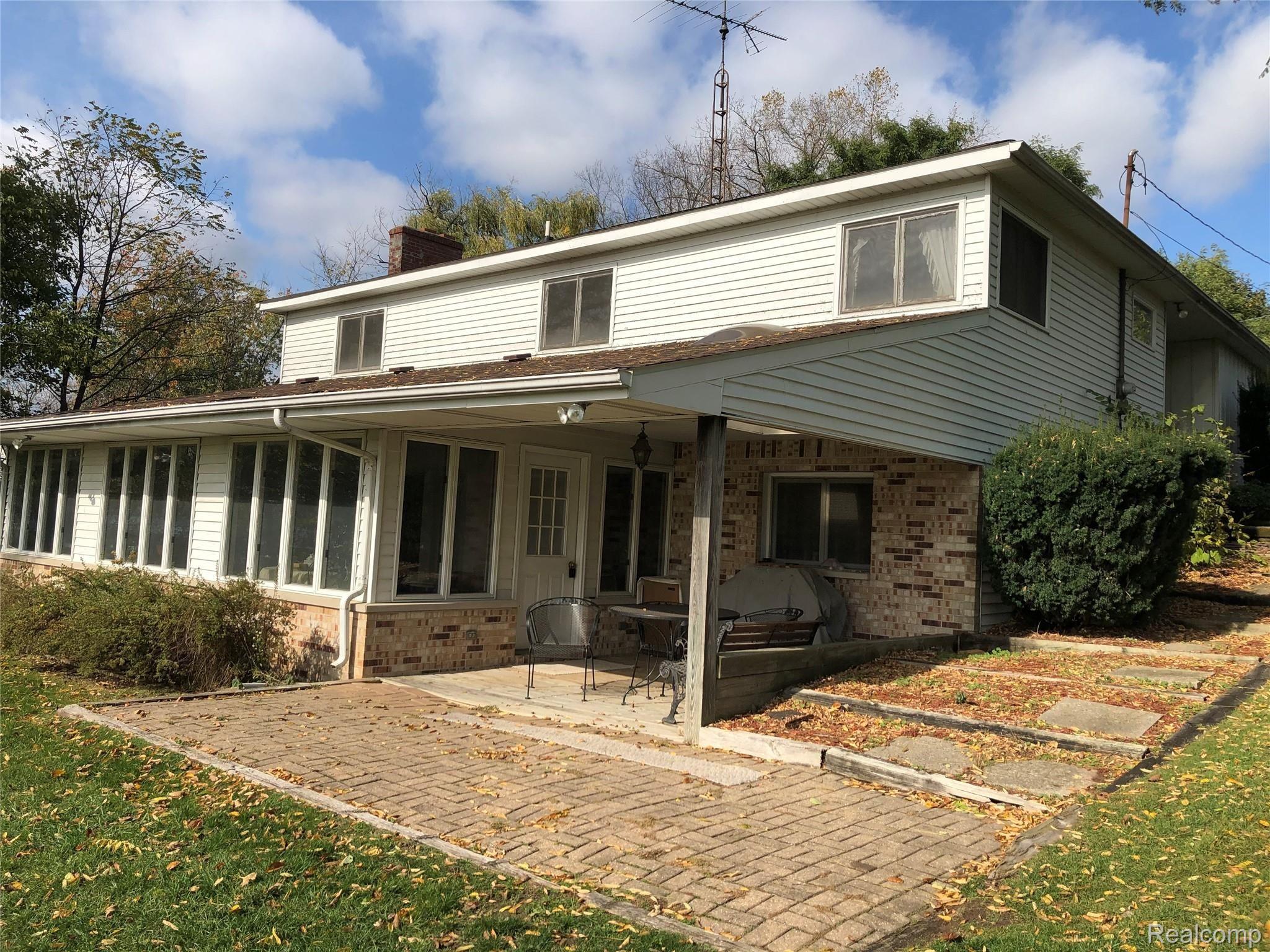 11004 White Lake Road Fenton, MI 48430 - Photo 18 of 19 tempImageJD9Rvu.jpg