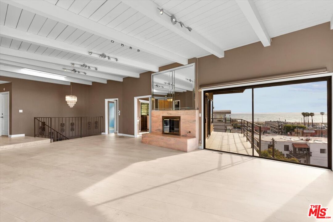 243 Montreal Street Playa del Rey, CA 90293 - Photo 7 of 47