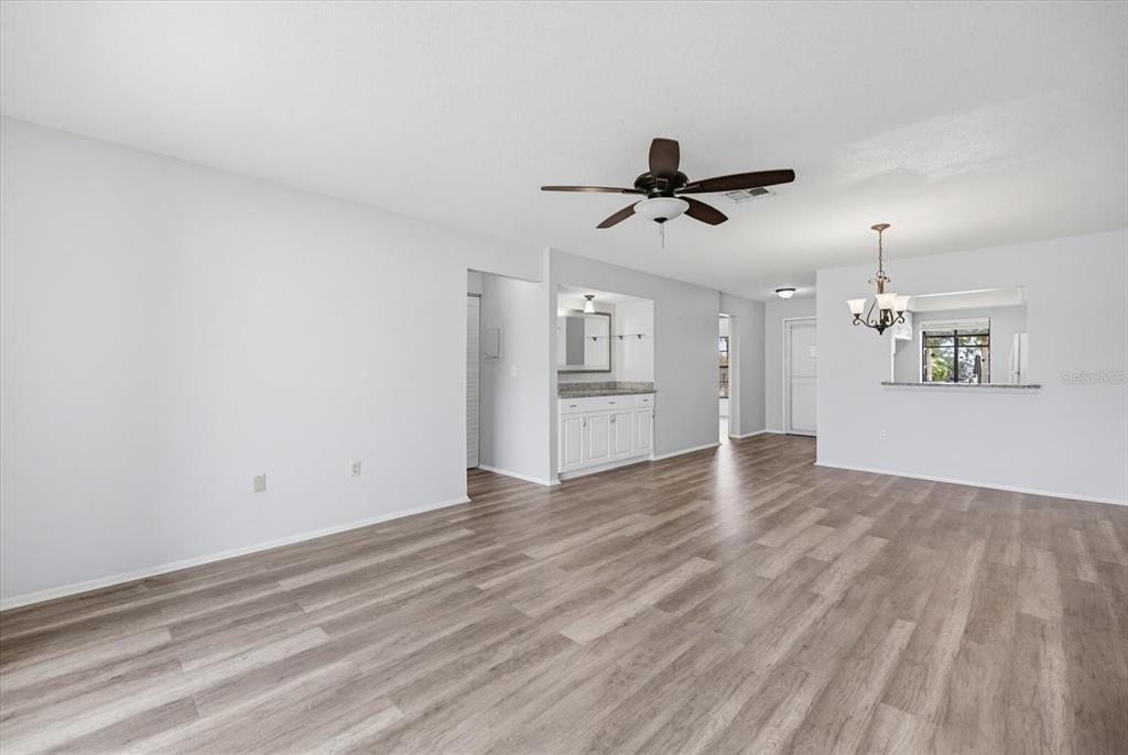 335 3 Lakes Lane, Unit B Venice, FL 34285 - Photo 15 of 38