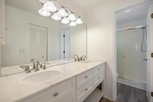 $199,990 | 335 3 Lakes Lane, Unit B, Venice, FL 34285
