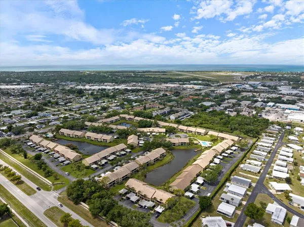 $199,990 | 335 3 Lakes Lane, Unit B, Venice, FL 34285