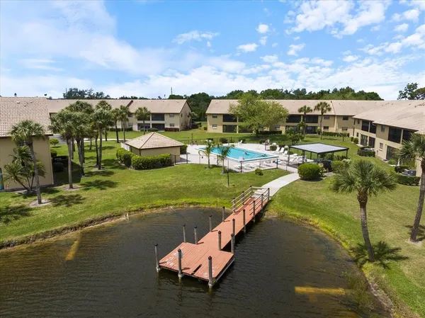 $199,990 | 335 3 Lakes Lane, Unit B, Venice, FL 34285