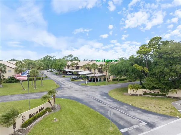 $199,990 | 335 3 Lakes Lane, Unit B, Venice, FL 34285