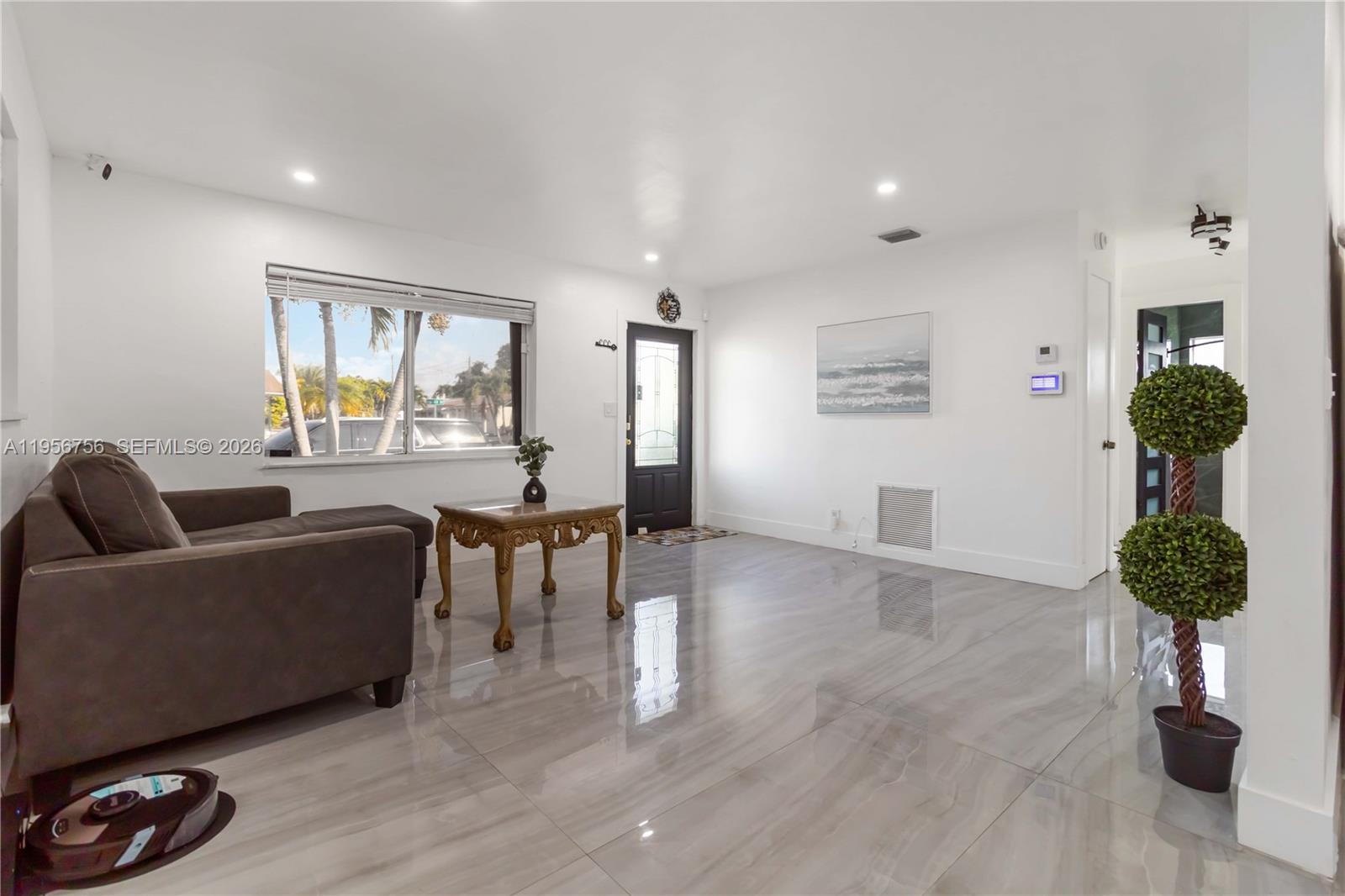 2502 Northwest 48th Street Tamarac, FL 33309 - Photo 18 of 20