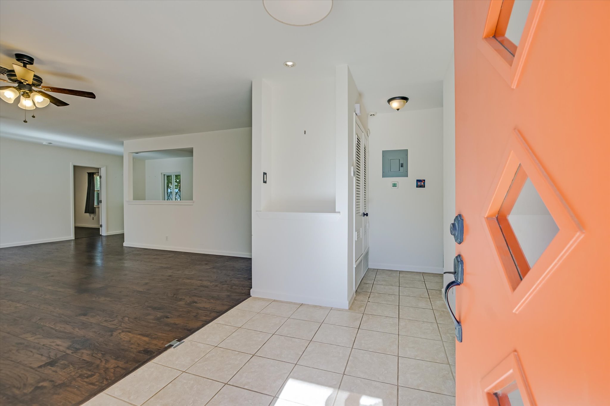 1601 East 19th Street Georgetown, TX 78626 - Photo 5 of 31 a view of an entryway with wooden floor