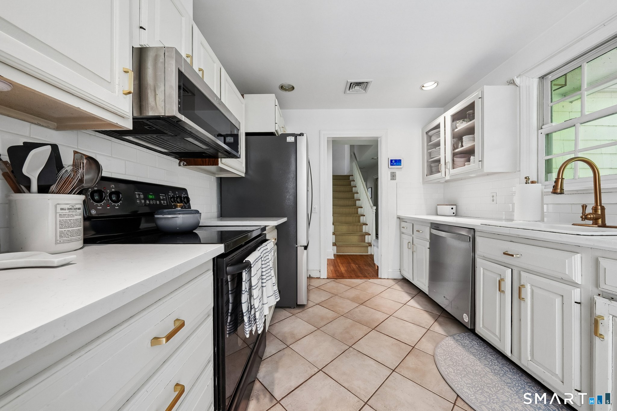 18 Cartbridge Road Weston, CT 06883 - Photo 7 of 37
