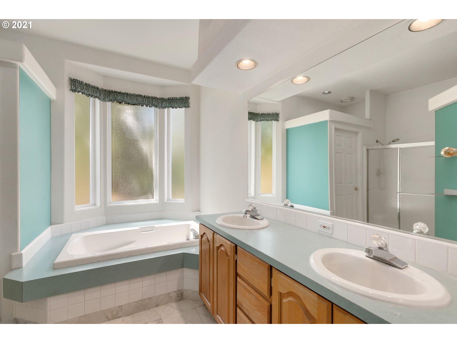 16600 South Kraeft Road Oregon City, OR 97045 - Photo 17 of 32 Gallery Image 17