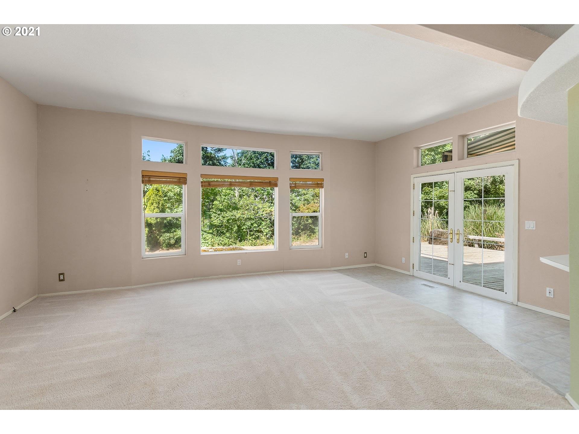 16600 South Kraeft Road Oregon City, OR 97045 - Photo 5 of 32 Gallery Image 5