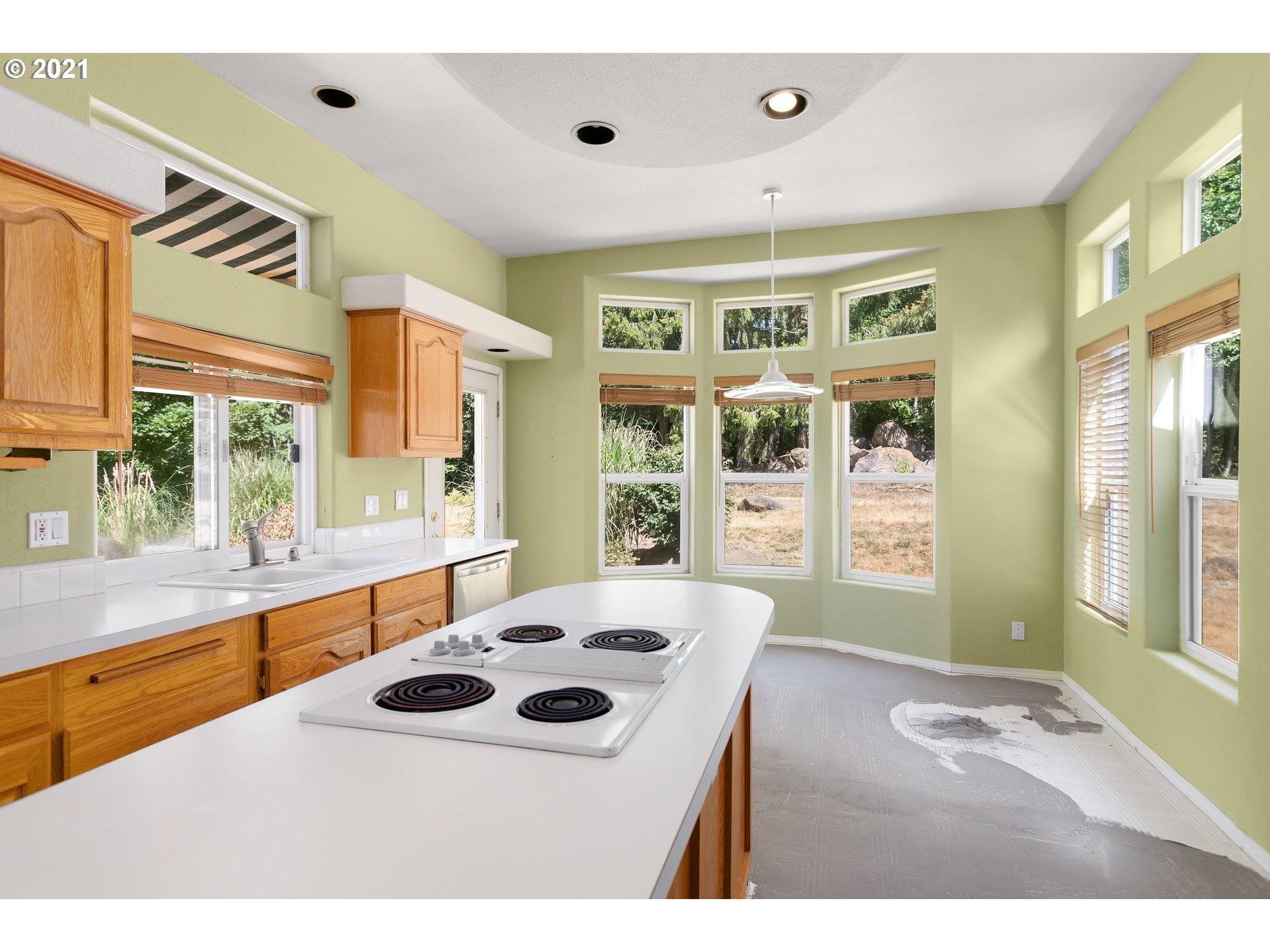 16600 South Kraeft Road Oregon City, OR 97045 - Photo 7 of 32 Gallery Image 7