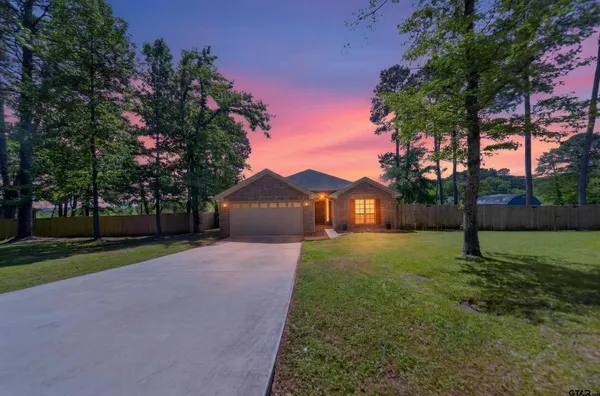 $270,000 | 17171 Mary Martin Drive, Flint, TX 75762