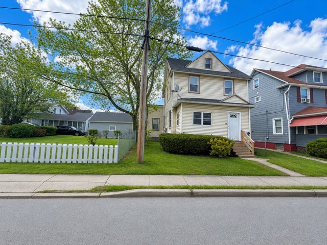 15 Home Place Rochester, NY 14611 - Photo 3 of 36