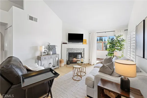 $629,900 | 24392 Acaso, Unit 8, Laguna Hills, CA 92656