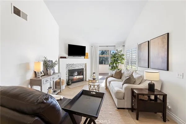 $629,900 | 24392 Acaso, Unit 8, Laguna Hills, CA 92656