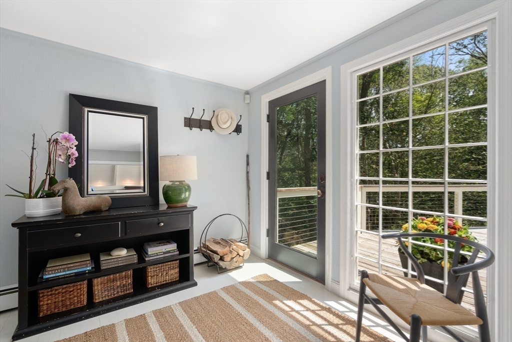 17 Woodcrest Road Manchester, MA 01944 - Photo 8 of 29 Gallery Image 8