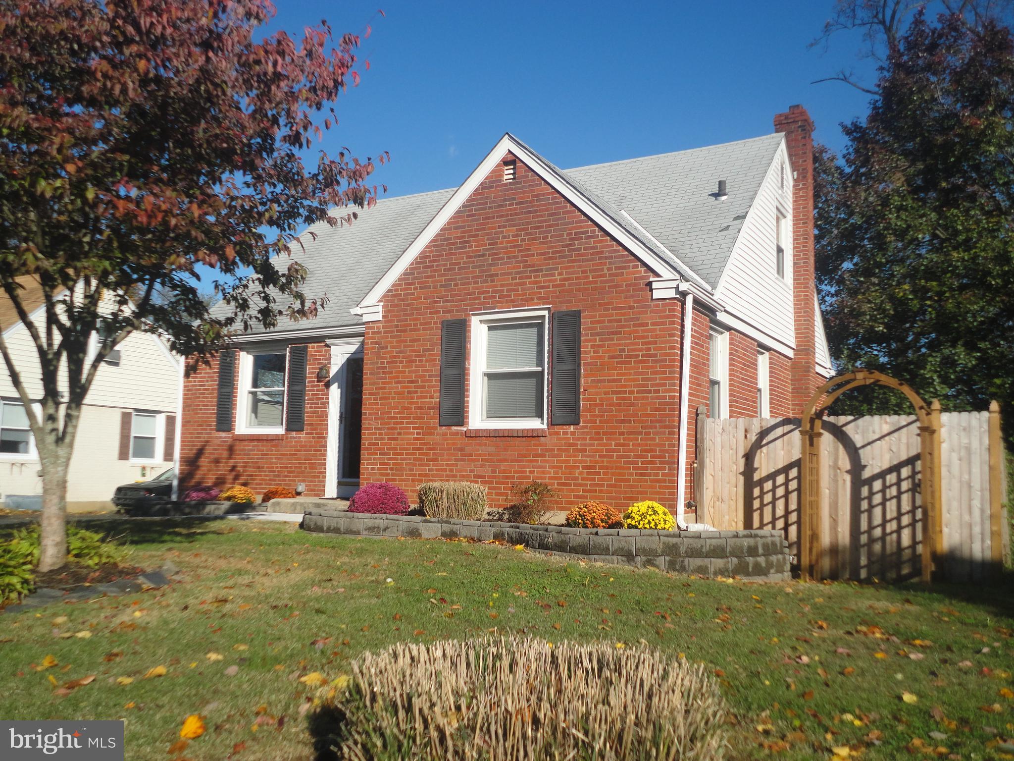 325 Hawarden Road Springfield, PA 19064 - Photo 2 of 27