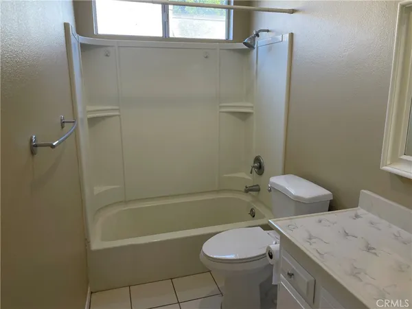 $1,900 | 1000 West MacArthur Boulevard, Unit 87, Santa Ana, CA 92707