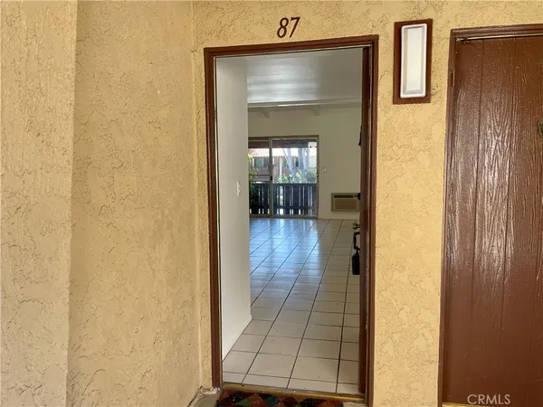 $1,900 | 1000 West MacArthur Boulevard, Unit 87, Santa Ana, CA 92707