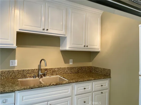 $1,900 | 1000 West MacArthur Boulevard, Unit 87, Santa Ana, CA 92707