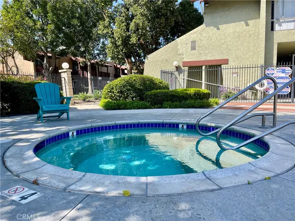 $1,900 | 1000 West MacArthur Boulevard, Unit 87, Santa Ana, CA 92707