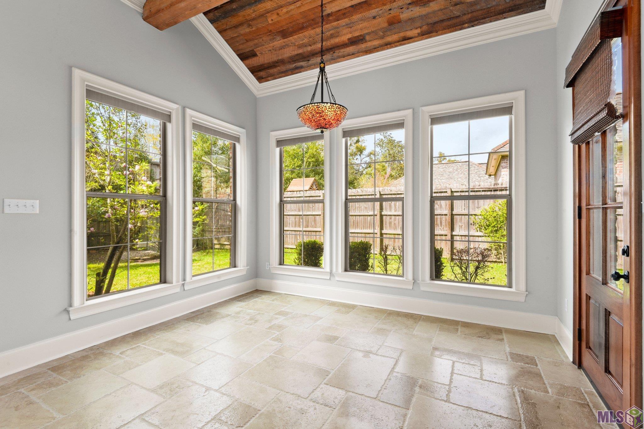 9826 Myrtle Lane Baton Rouge, LA 70810 - Photo 11 of 31 Breakfast Area