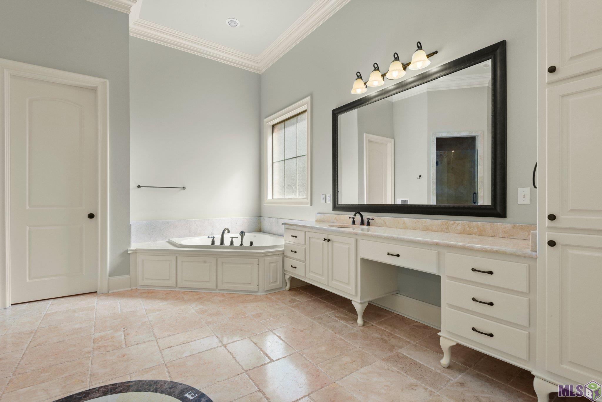 9826 Myrtle Lane Baton Rouge, LA 70810 - Photo 23 of 31 Primary Bathroom