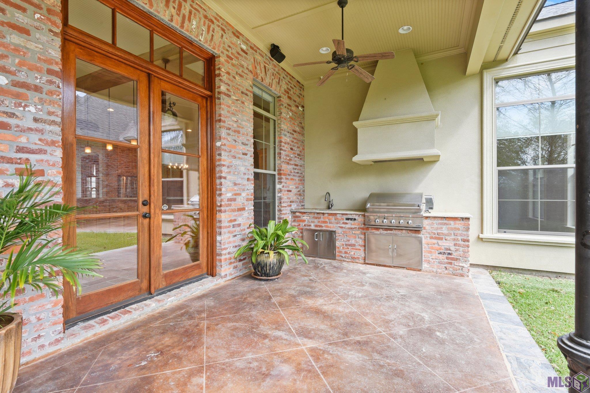 9826 Myrtle Lane Baton Rouge, LA 70810 - Photo 30 of 31 Back Patio with built-in grill