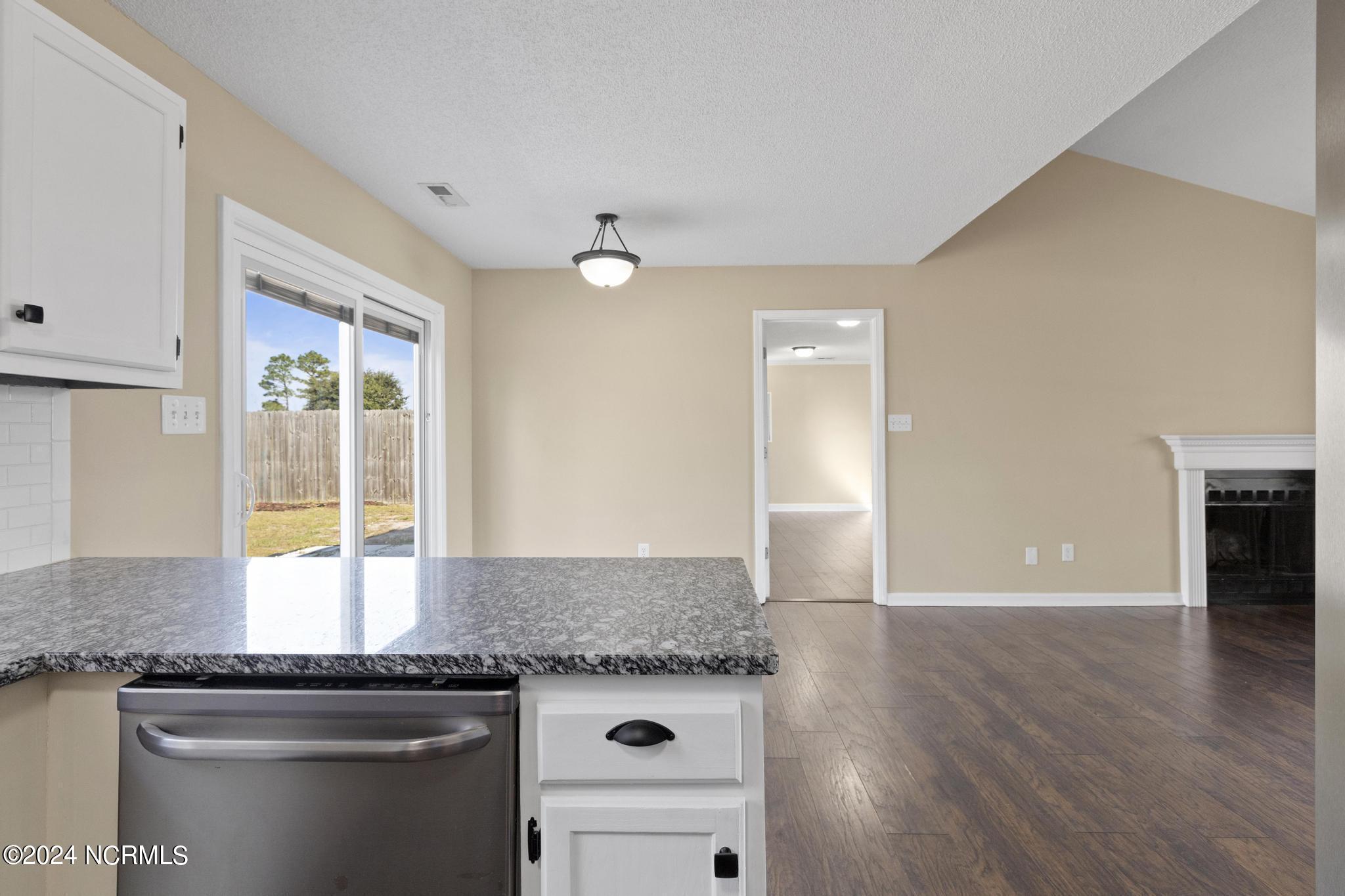 313 Foxtrace Lane Hubert, NC 28539 - Photo 11 of 26 11