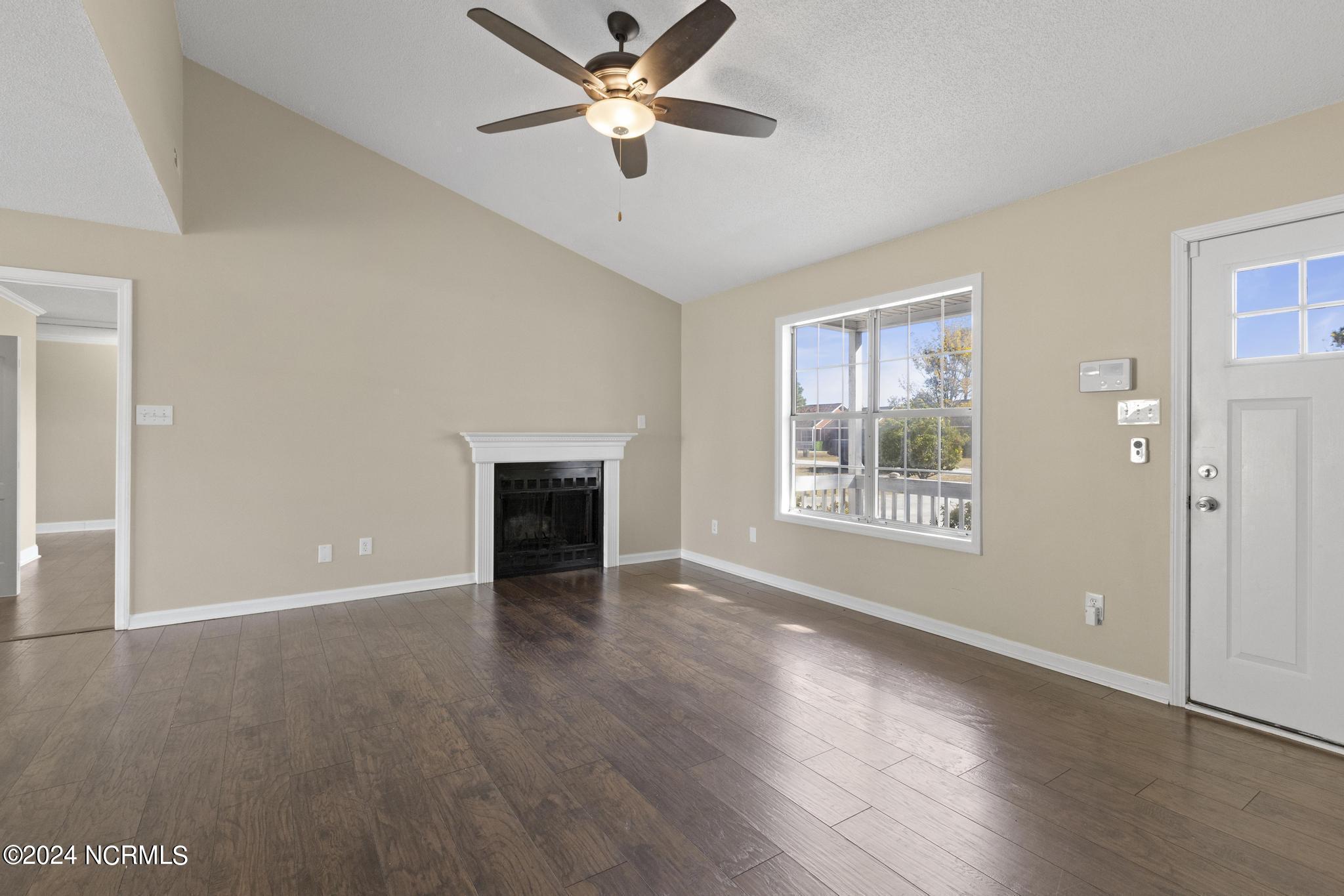 313 Foxtrace Lane Hubert, NC 28539 - Photo 5 of 26 5