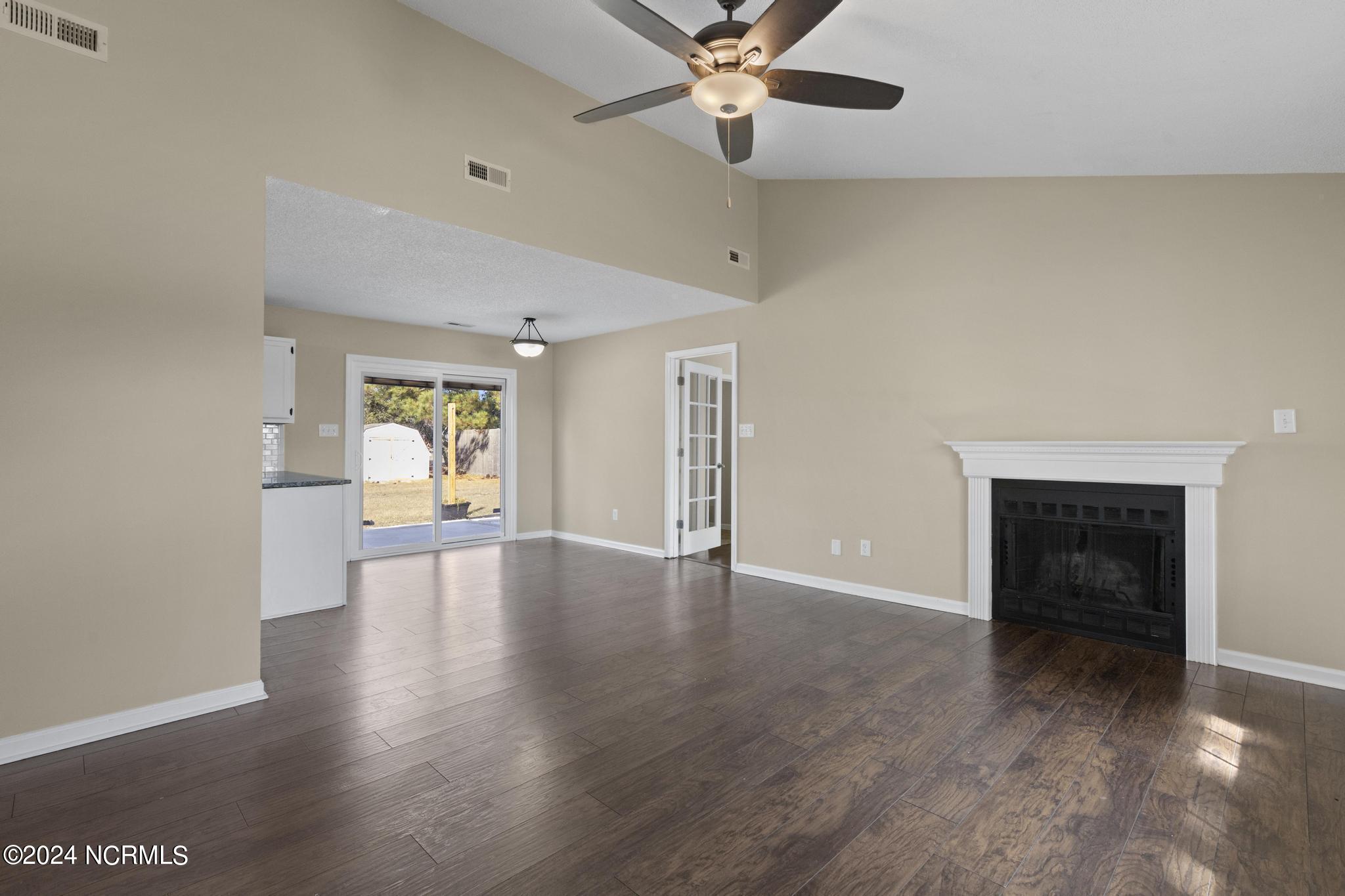 313 Foxtrace Lane Hubert, NC 28539 - Photo 6 of 26 6