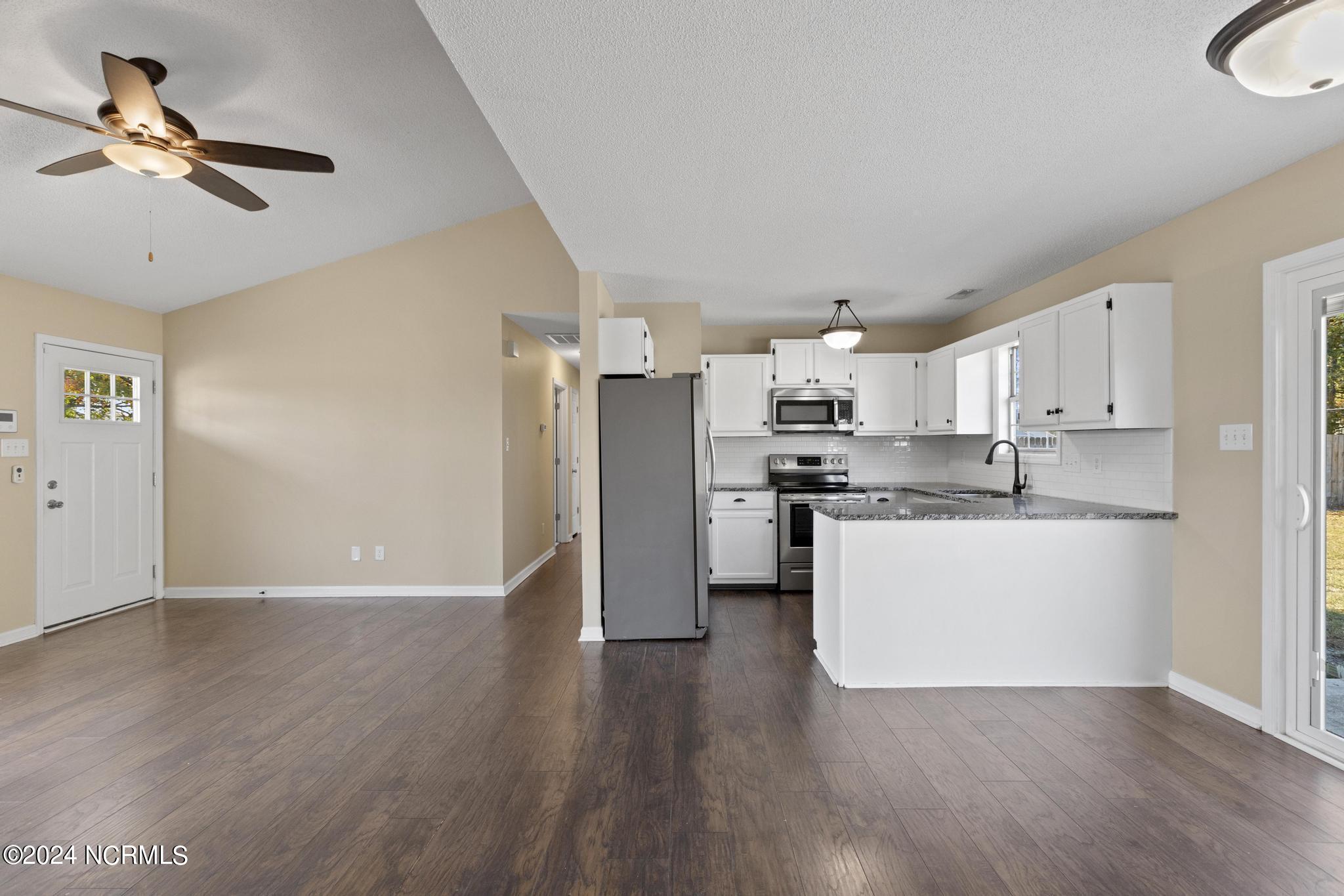 313 Foxtrace Lane Hubert, NC 28539 - Photo 8 of 26 8