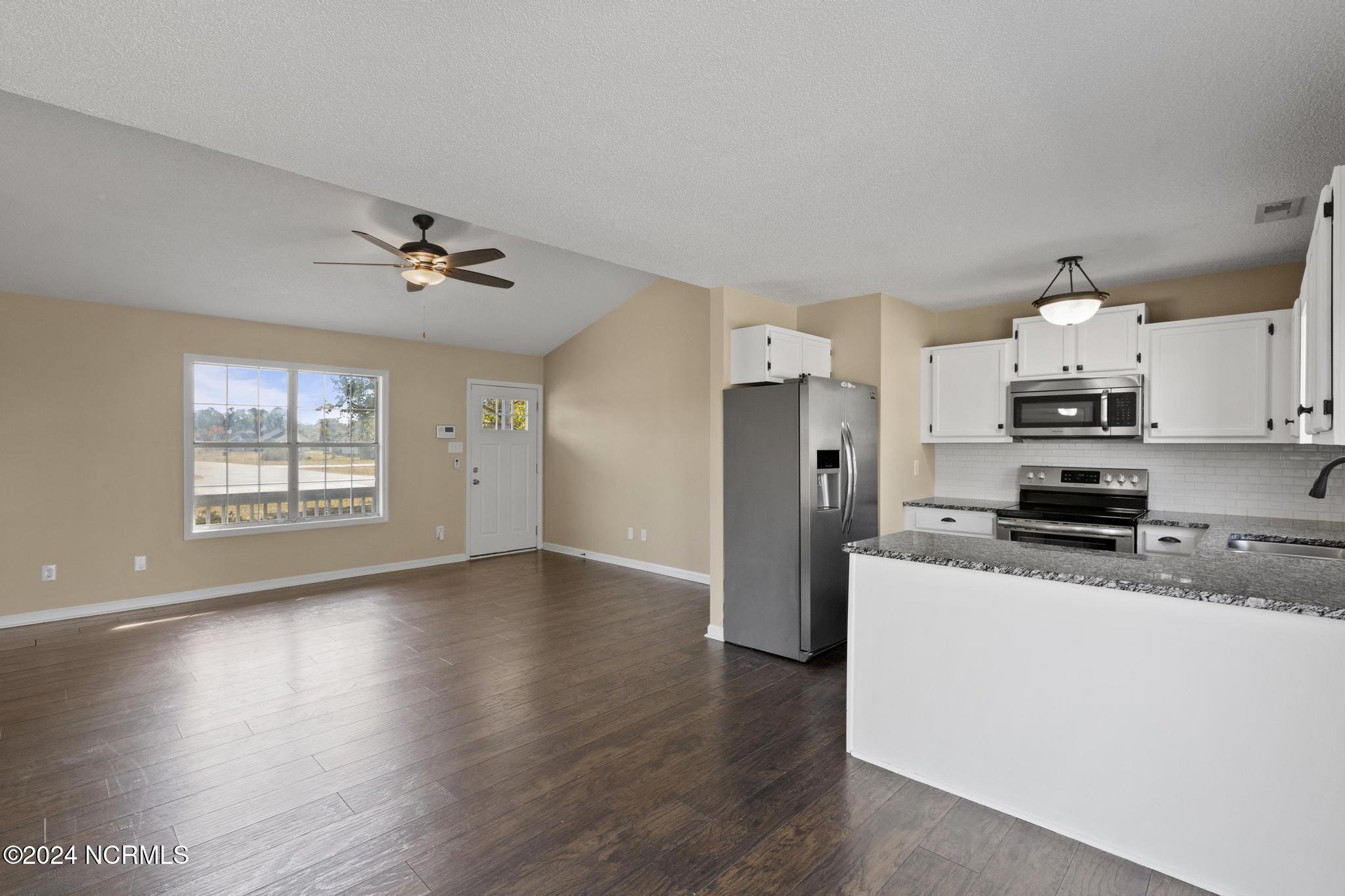 313 Foxtrace Lane Hubert, NC 28539 - Photo 9 of 26 9