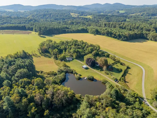 $698,900 | 174 Water Hvn Lane Southeast, Floyd, VA 24091