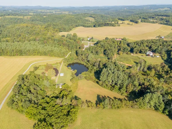 $698,900 | 174 Water Hvn Lane Southeast, Floyd, VA 24091