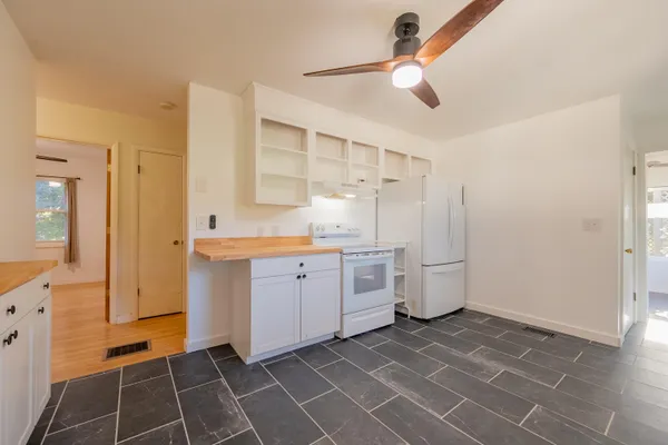 $698,900 | 174 Water Hvn Lane Southeast, Floyd, VA 24091