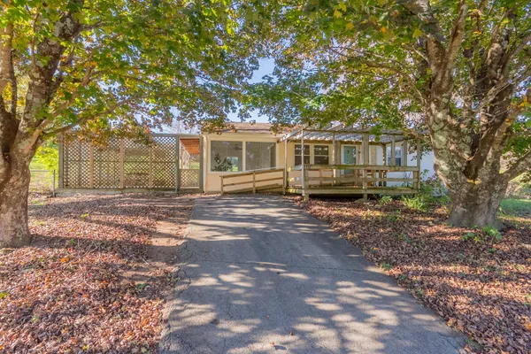 $698,900 | 174 Water Hvn Lane Southeast, Floyd, VA 24091