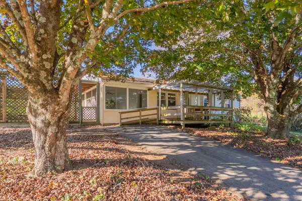 $698,900 | 174 Water Hvn Lane Southeast, Floyd, VA 24091