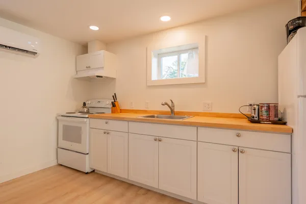 $698,900 | 174 Water Hvn Lane Southeast, Floyd, VA 24091