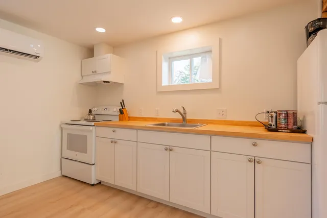 $699,900 | 174 Water Hvn Lane Southeast, Floyd, VA 24091