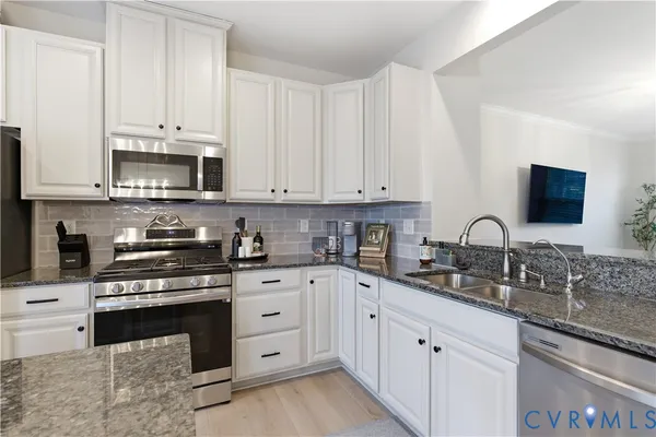 $334,950 | 8216 Creekside Bluffs Lane, Mechanicsville, VA 23111