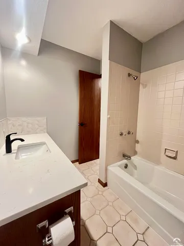 $379,900 | 1316 East 19th Avenue, Hutchinson, KS 67502