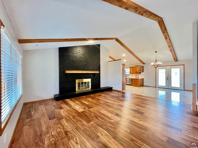 $379,900 | 1316 East 19th Avenue, Hutchinson, KS 67502