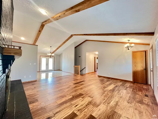 $379,900 | 1316 East 19th Avenue, Hutchinson, KS 67502