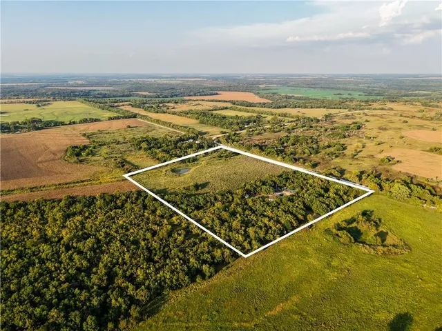 $230,000 | 14624 Marion Road, Fredonia, KS 66736