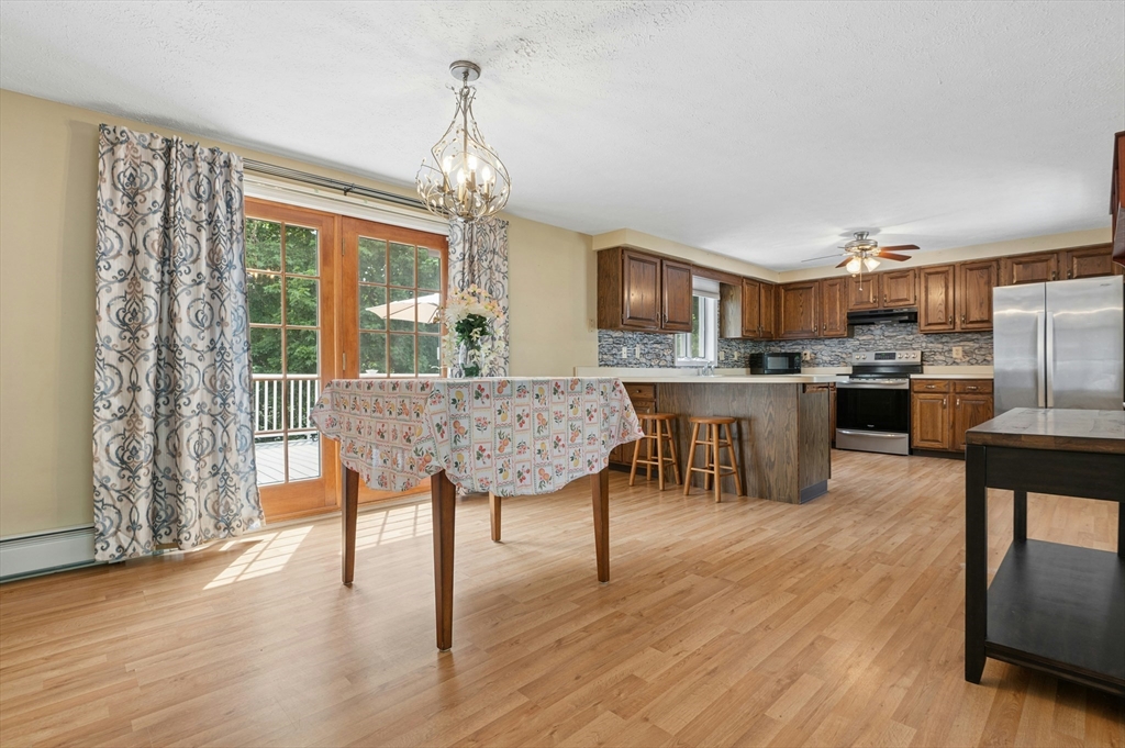 158 Copperfield Road Worcester, MA 01602 - Photo 13 of 42