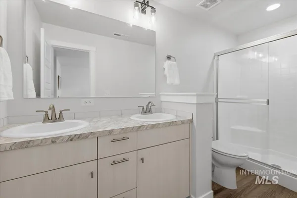 $389,990 | 5496 South Desert Cactus Avenue, Meridian, ID 83642