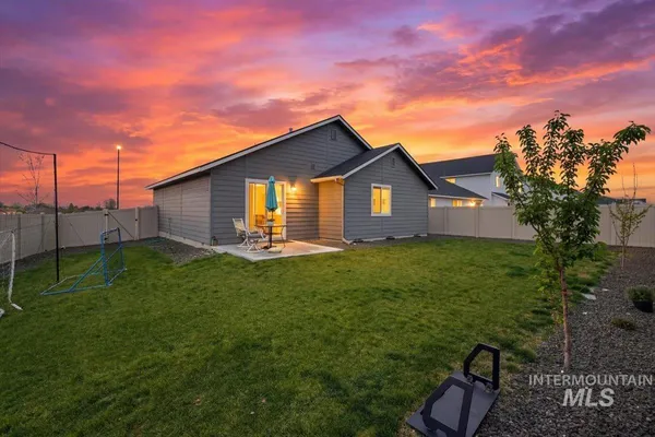 $389,990 | 5496 South Desert Cactus Avenue, Meridian, ID 83642