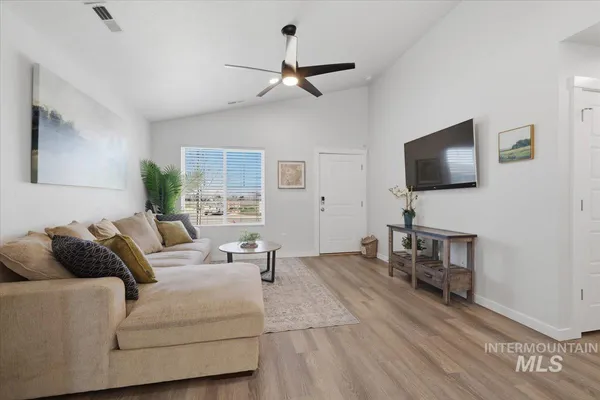 $389,990 | 5496 South Desert Cactus Avenue, Meridian, ID 83642